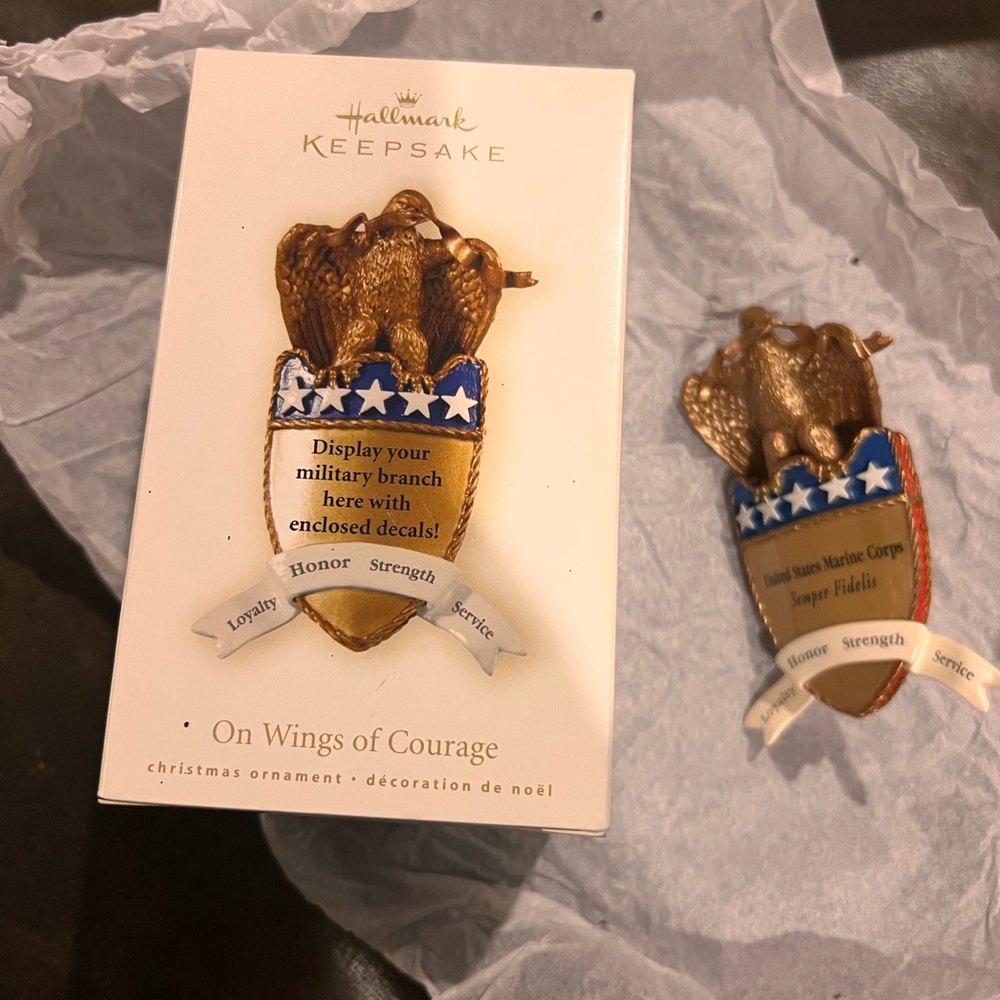 Hallmark “ On Wings of Courage” Marine Corps Keepsake Ornament - Picture 3 of 5